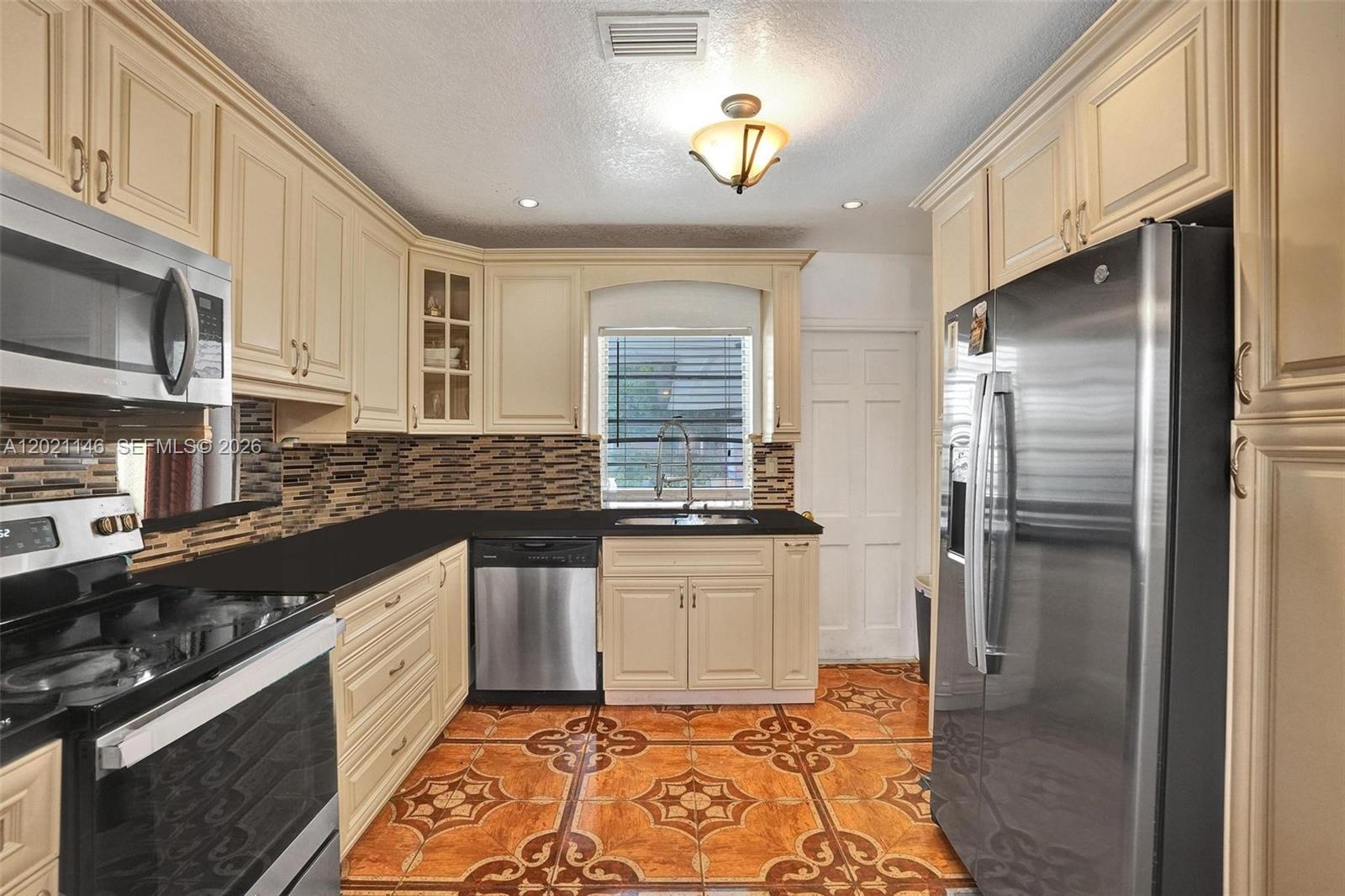 SUNRISE GOLF VILLAGE - Residential