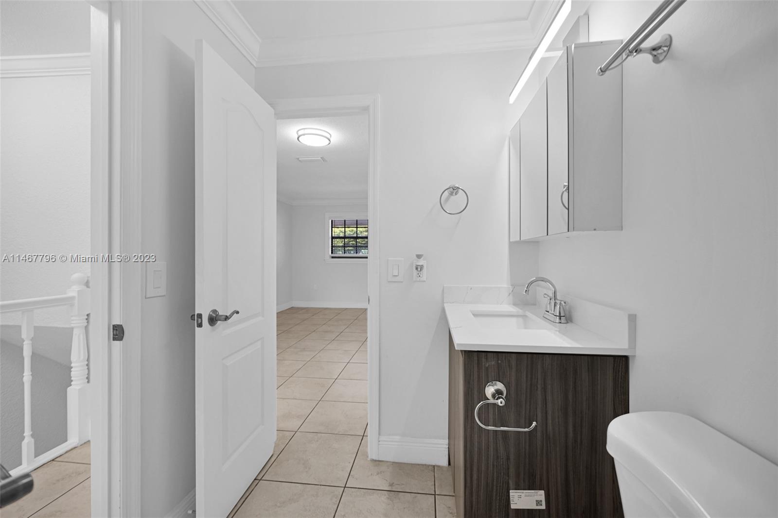 MILLER DREAM TOWNHOMES CO - Residential Lease