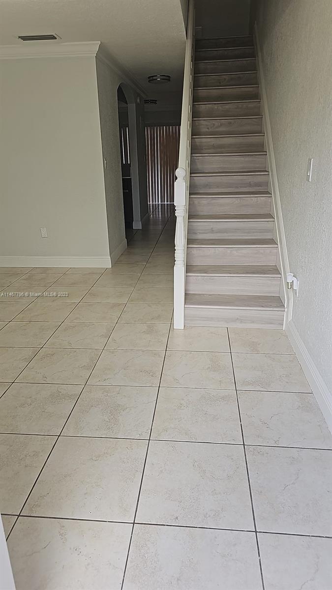 MILLER DREAM TOWNHOMES CO - Residential Lease