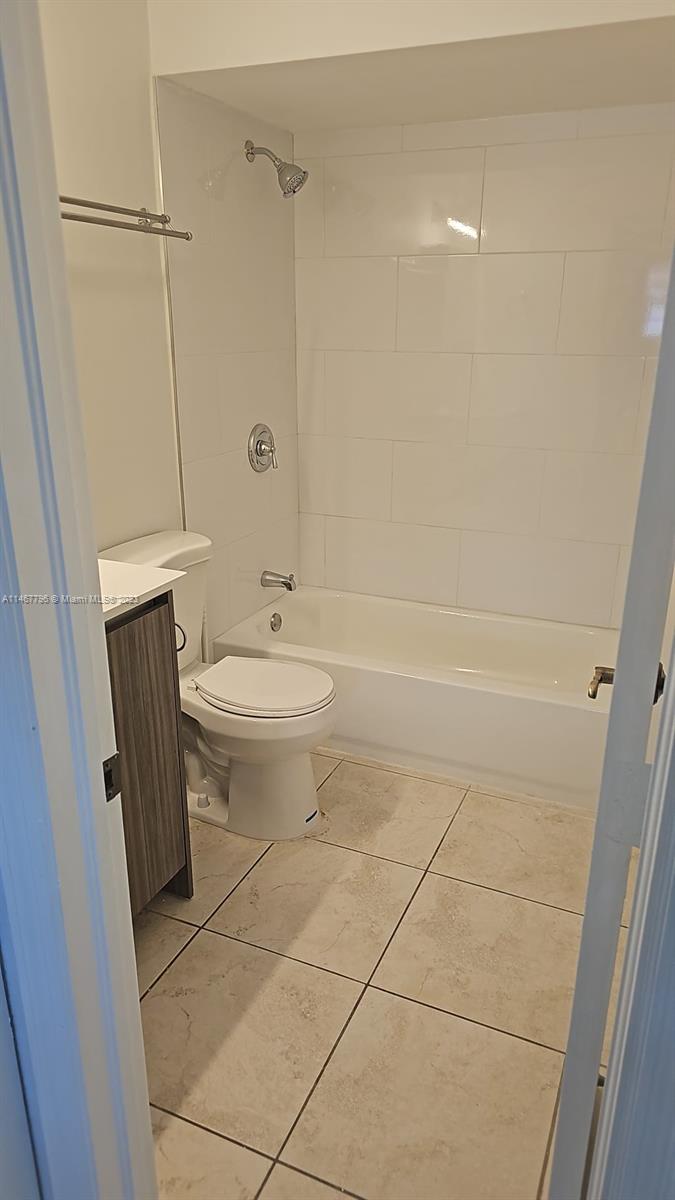 MILLER DREAM TOWNHOMES CO - Residential Lease