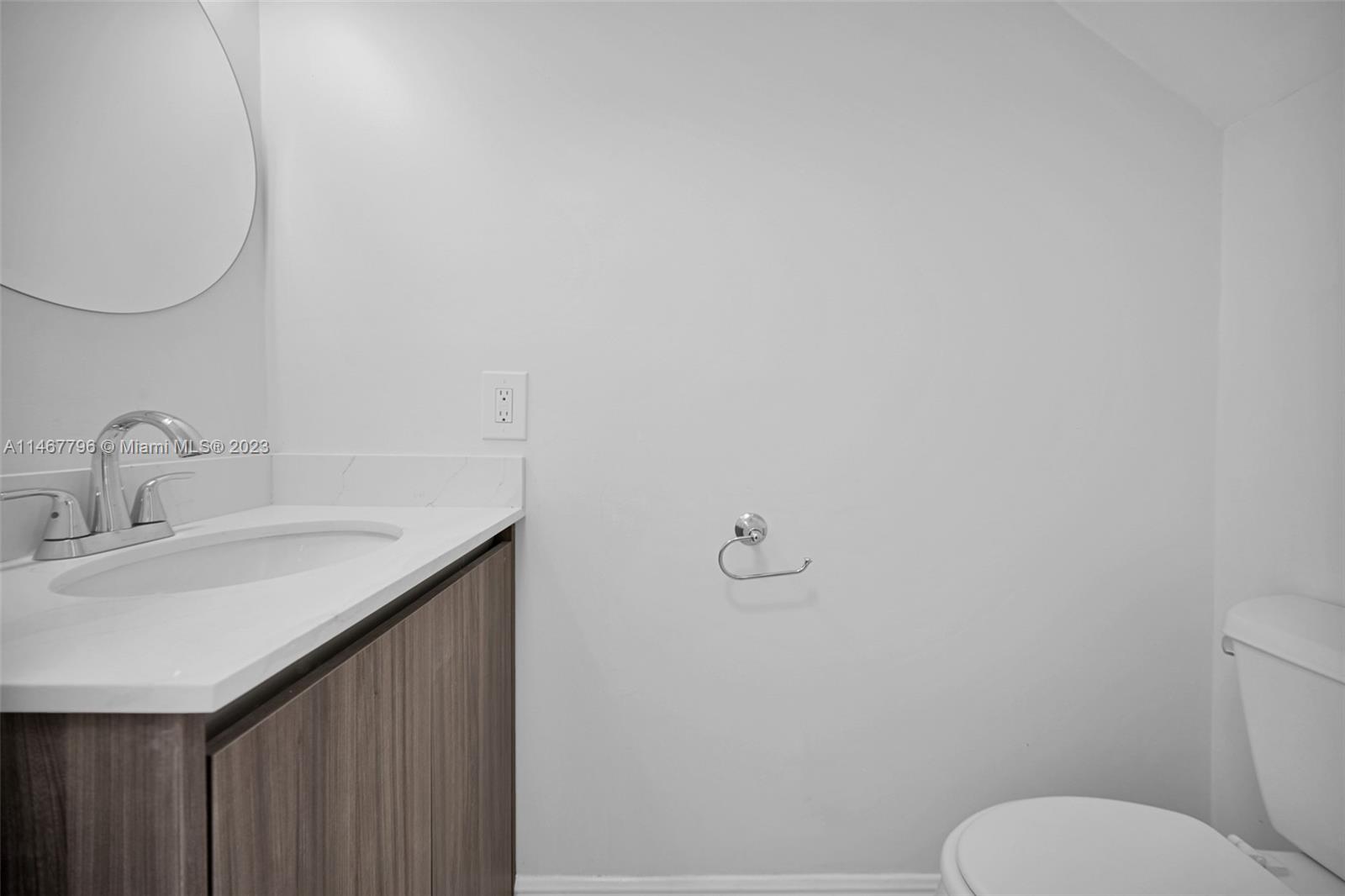 MILLER DREAM TOWNHOMES CO - Residential Lease