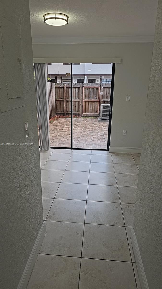 MILLER DREAM TOWNHOMES CO - Residential Lease