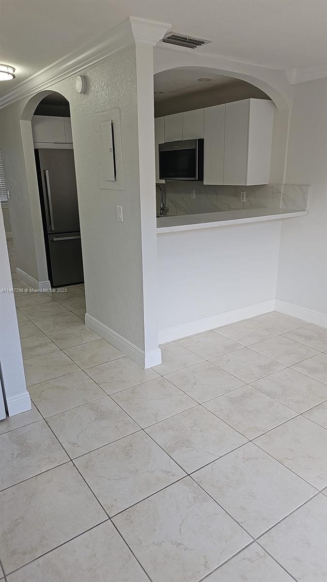 MILLER DREAM TOWNHOMES CO - Residential Lease