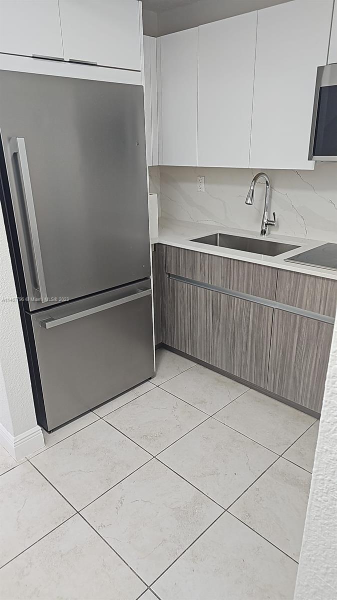 MILLER DREAM TOWNHOMES CO - Residential Lease