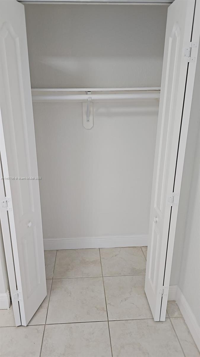 MILLER DREAM TOWNHOMES CO - Residential Lease