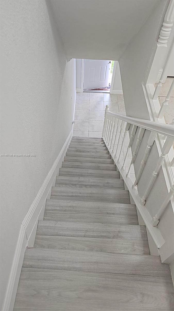 MILLER DREAM TOWNHOMES CO - Residential Lease