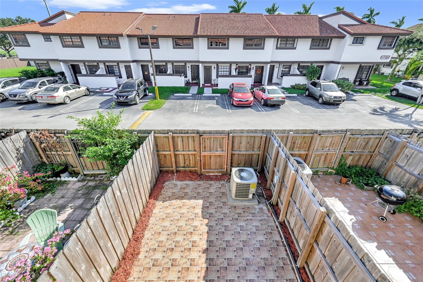 MILLER DREAM TOWNHOMES CO - Residential Lease
