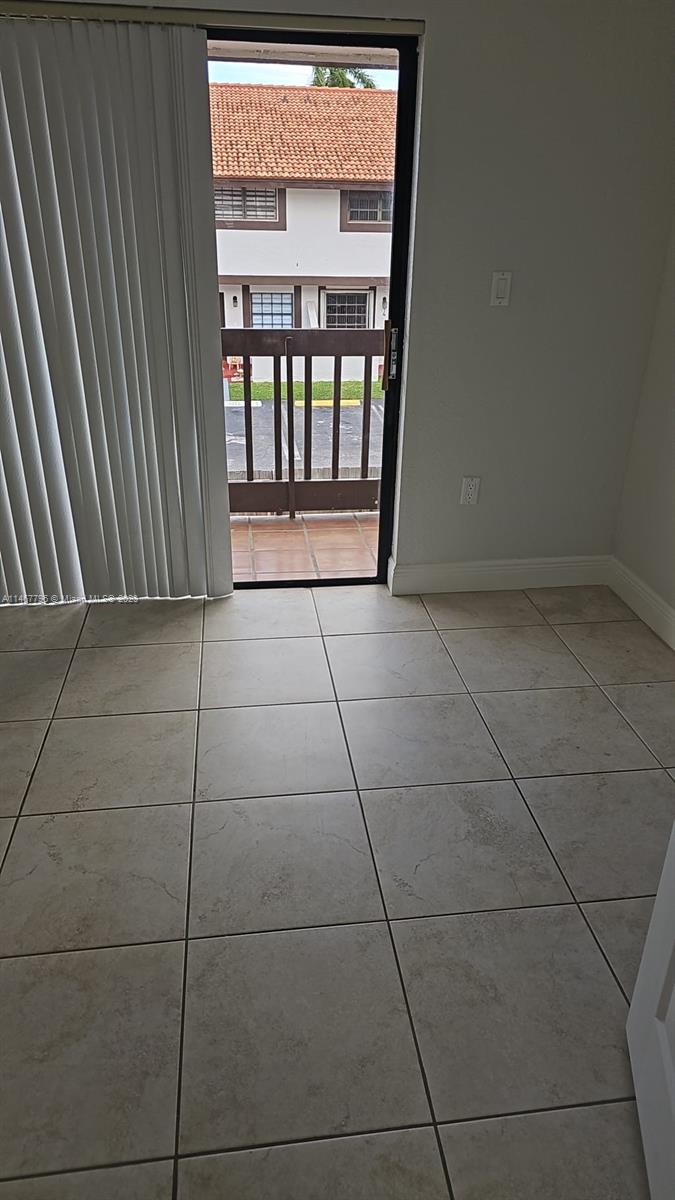 MILLER DREAM TOWNHOMES CO - Residential Lease