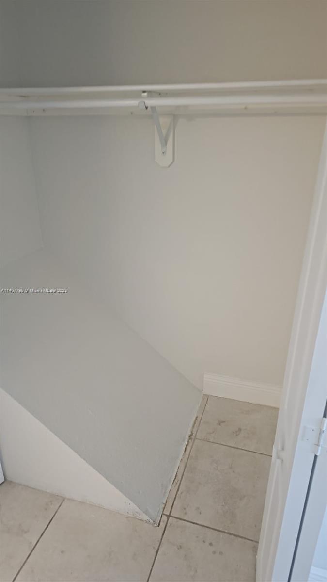 MILLER DREAM TOWNHOMES CO - Residential Lease