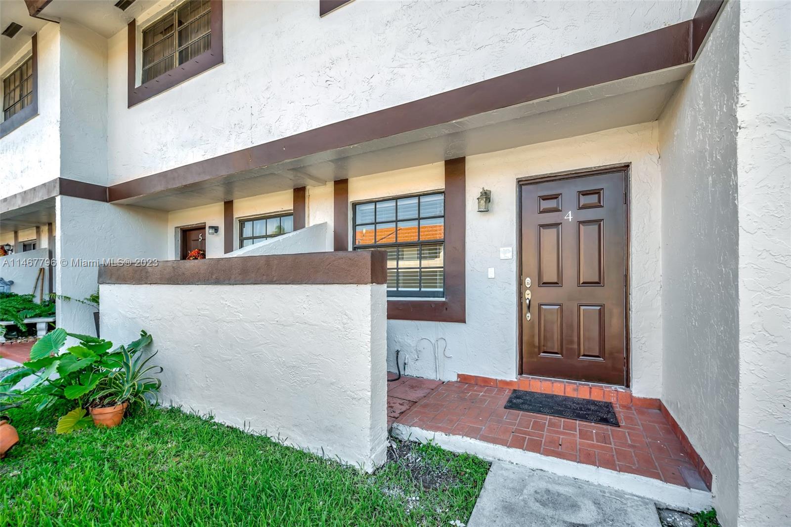 MILLER DREAM TOWNHOMES CO - Residential Lease