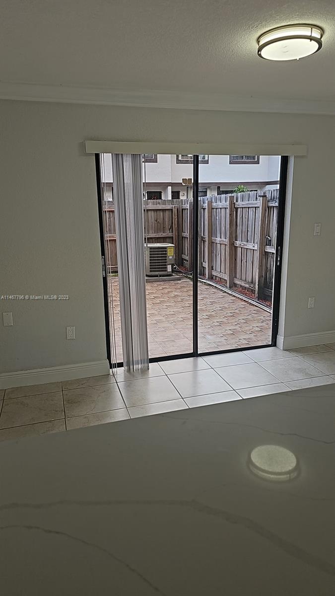 MILLER DREAM TOWNHOMES CO - Residential Lease