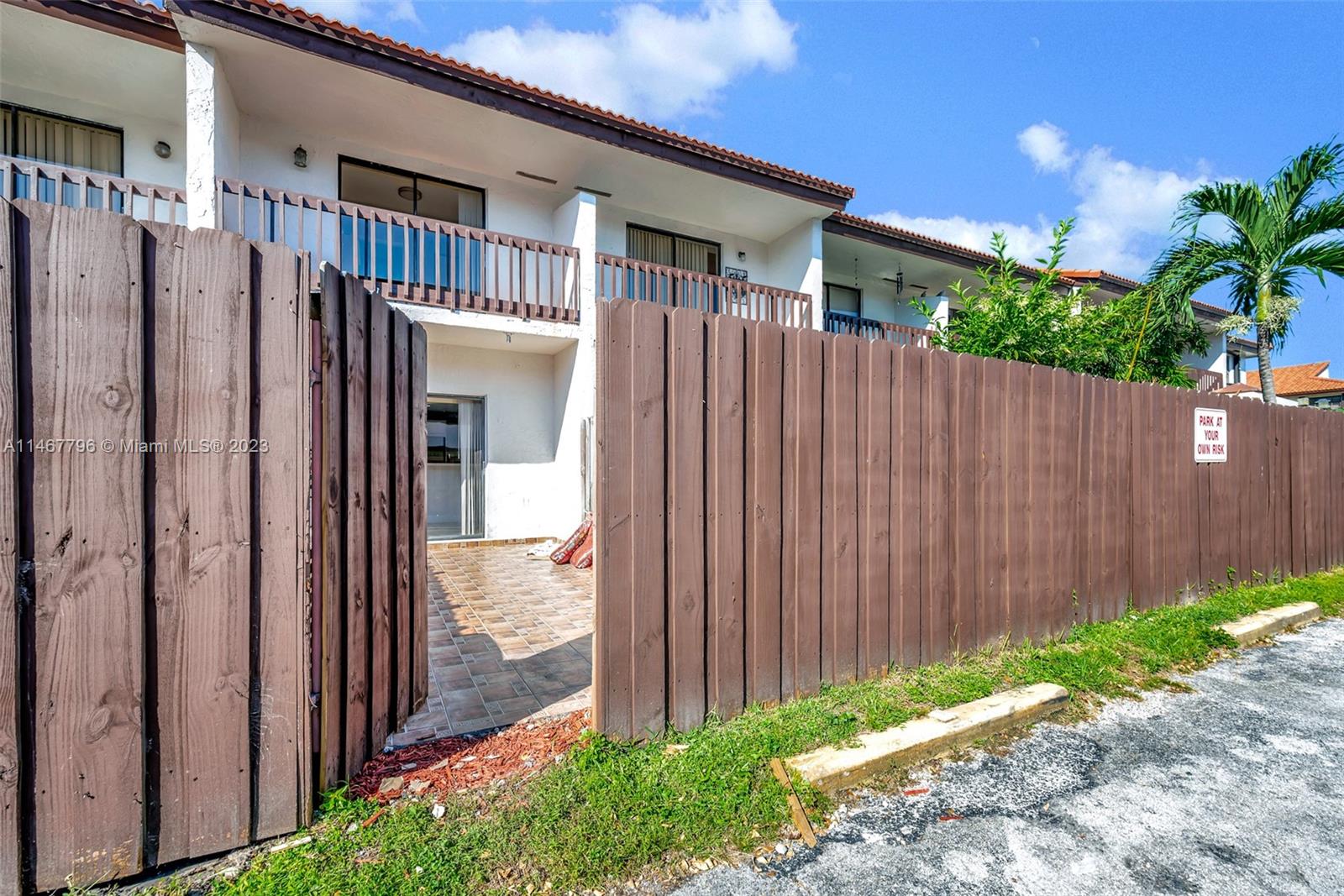 MILLER DREAM TOWNHOMES CO - Residential Lease