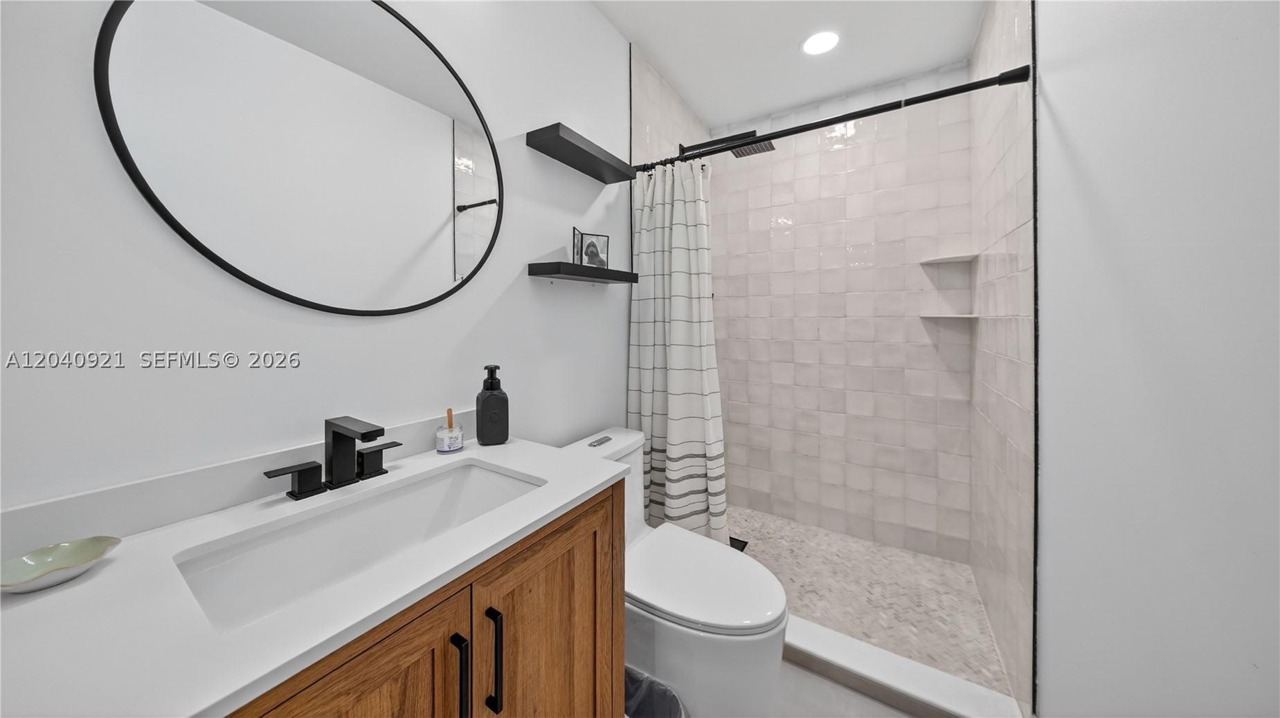ARROWHEAD GOLF AND TENNIS - Residential