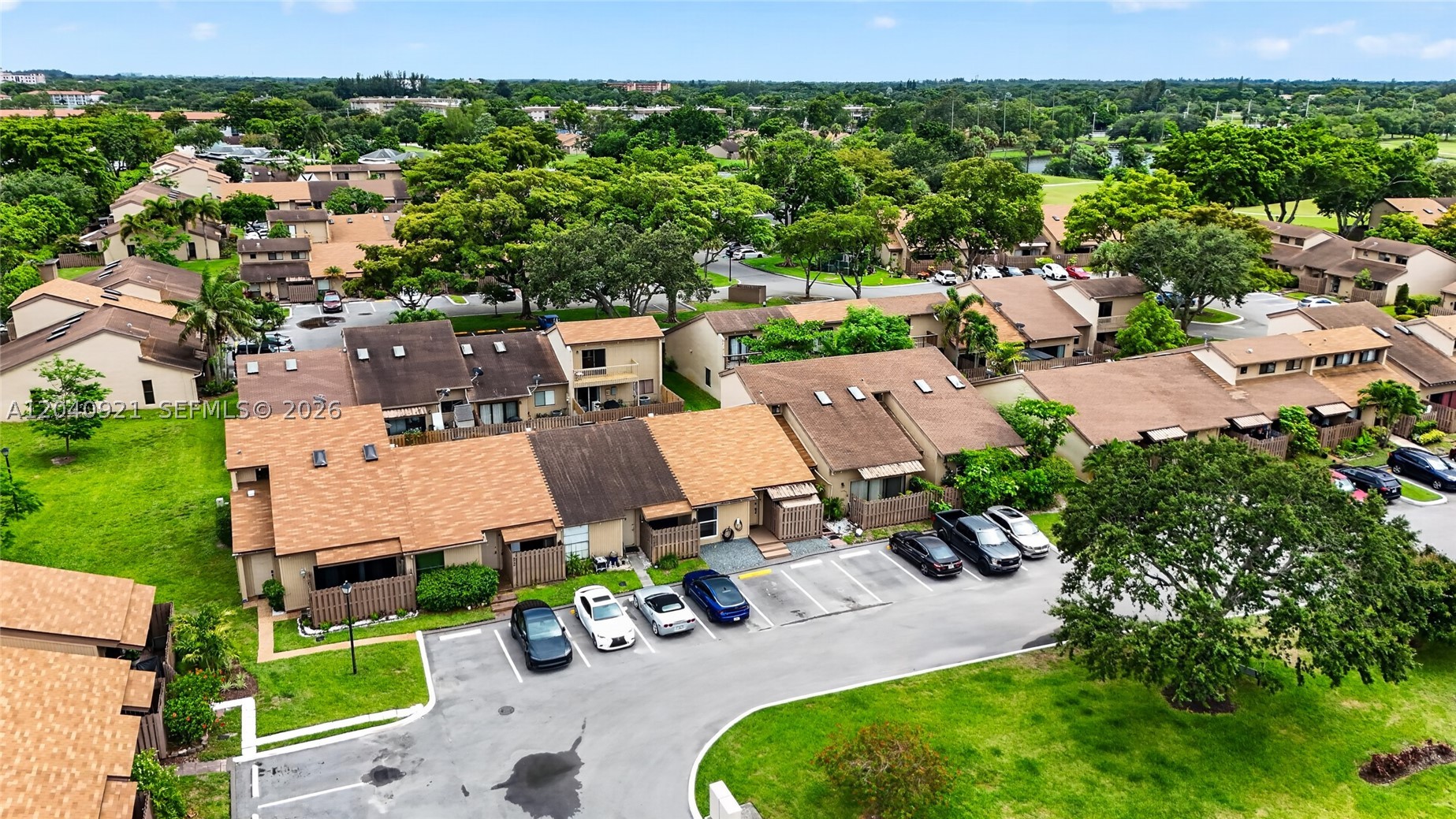 ARROWHEAD GOLF AND TENNIS - Residential