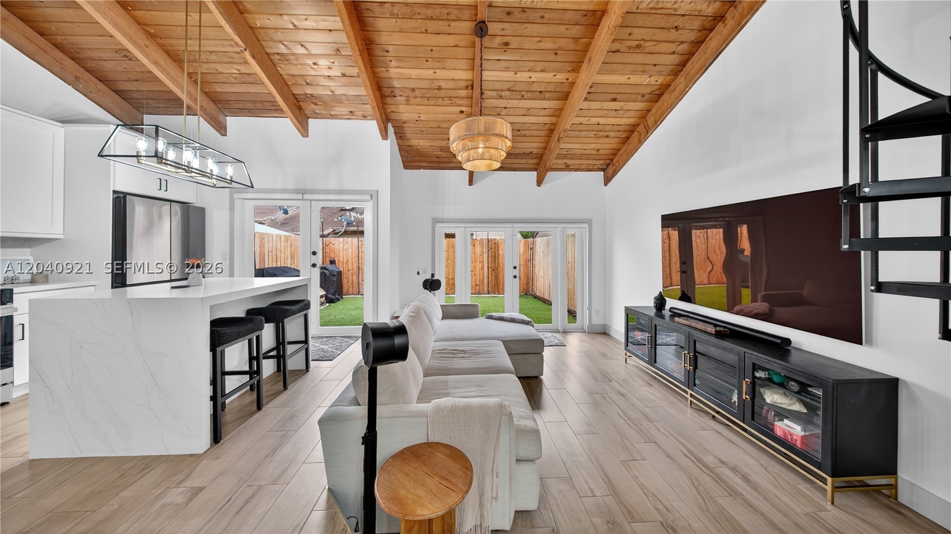 ARROWHEAD GOLF AND TENNIS - Residential