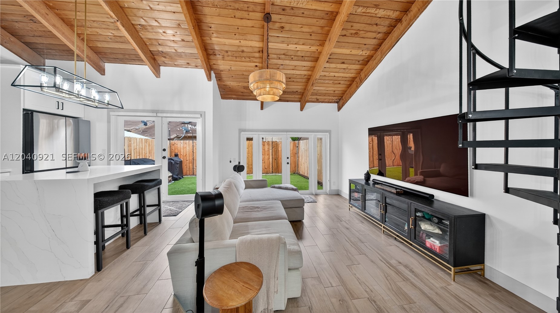ARROWHEAD GOLF AND TENNIS - Residential
