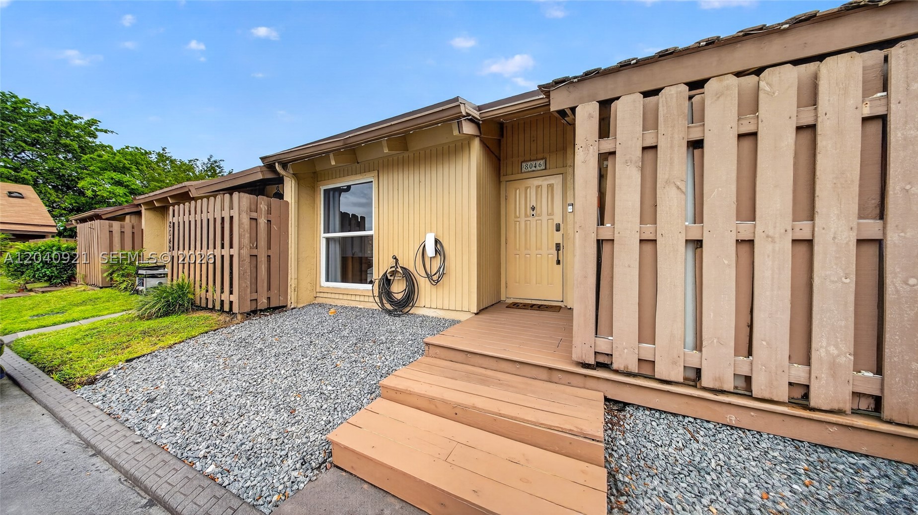 ARROWHEAD GOLF AND TENNIS - Residential