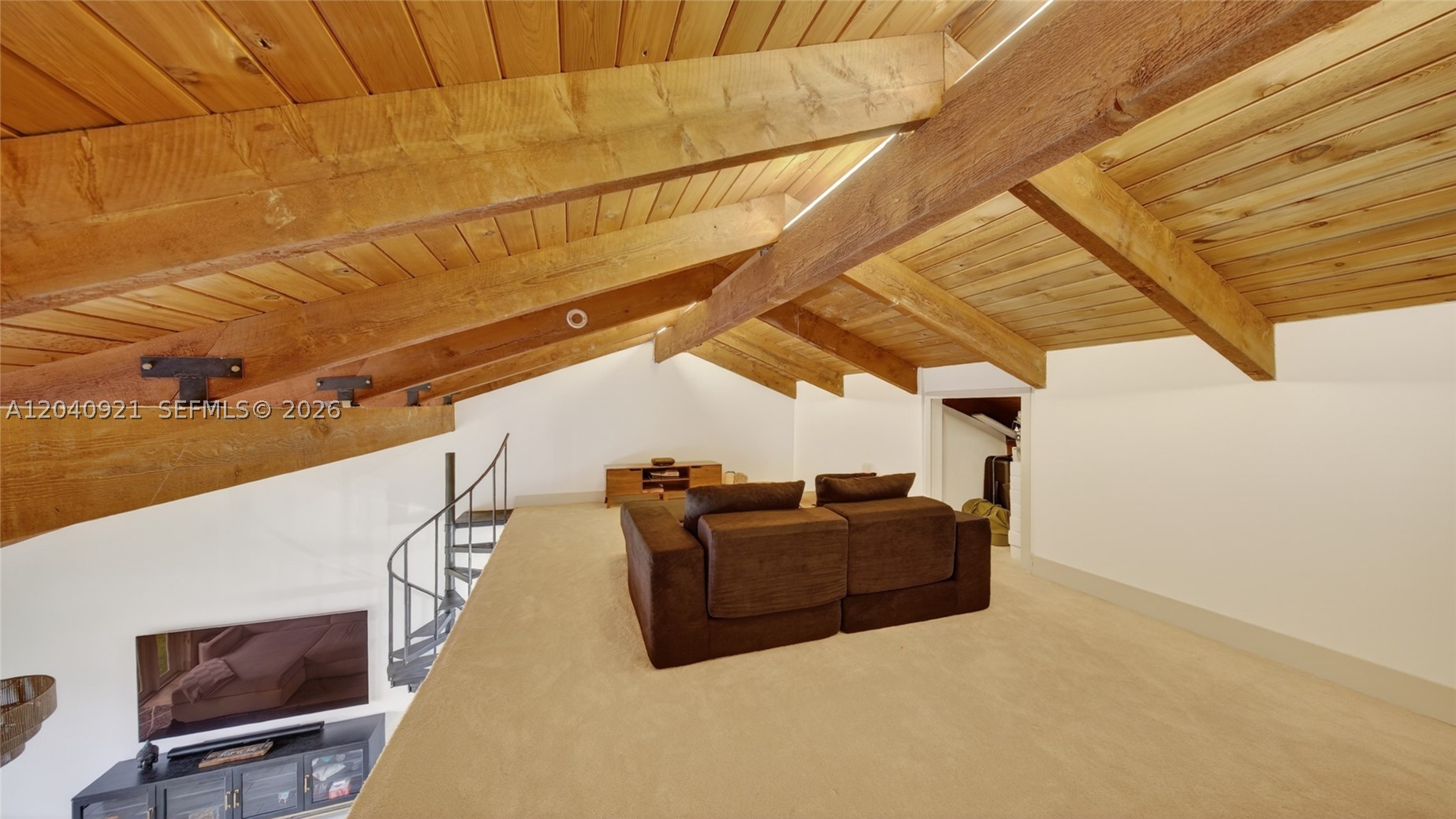 ARROWHEAD GOLF AND TENNIS - Residential
