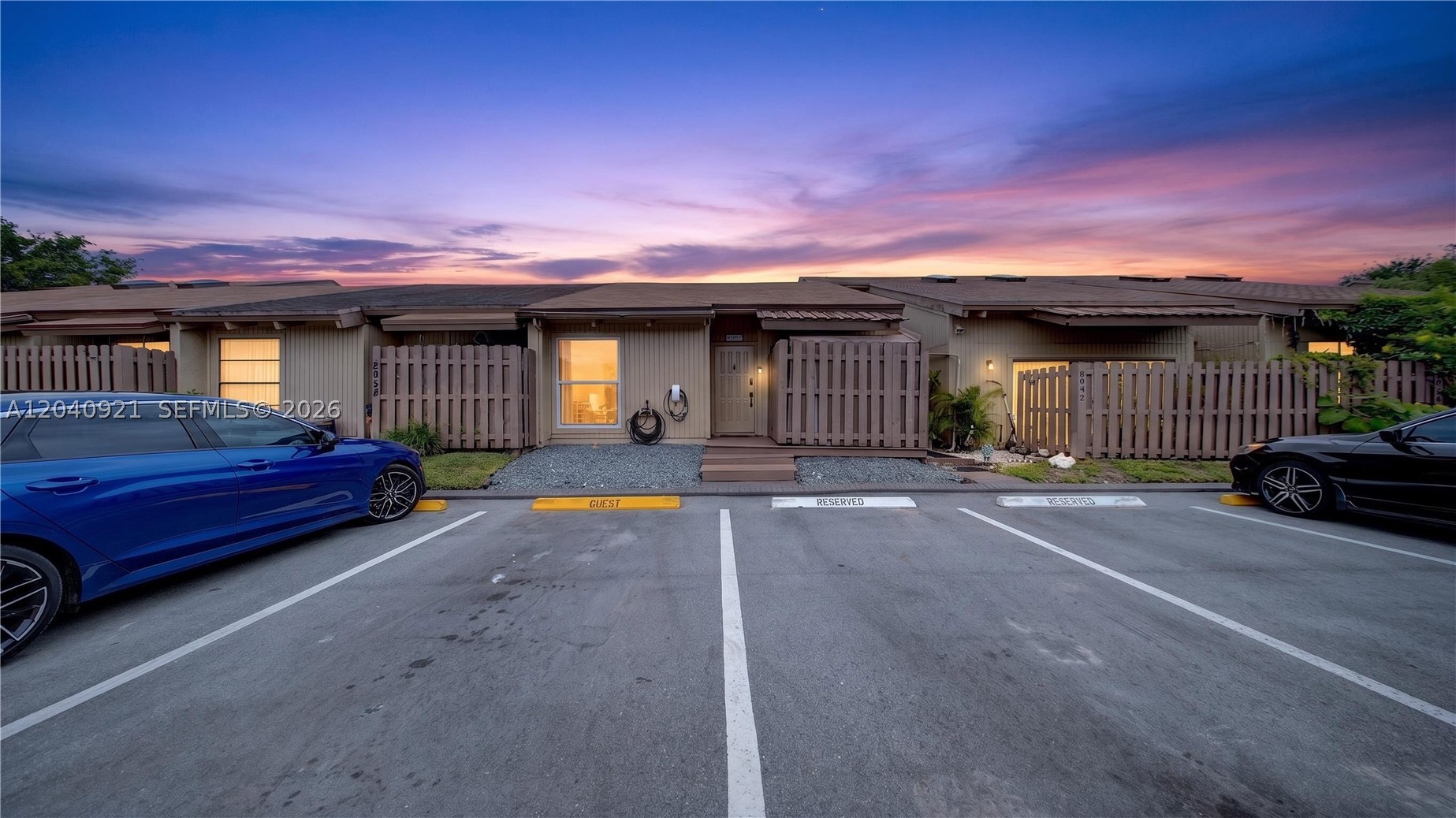 ARROWHEAD GOLF AND TENNIS - Residential