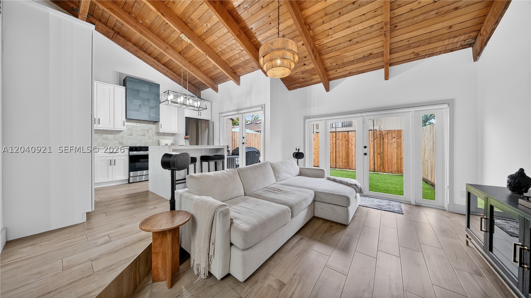 ARROWHEAD GOLF AND TENNIS - Residential