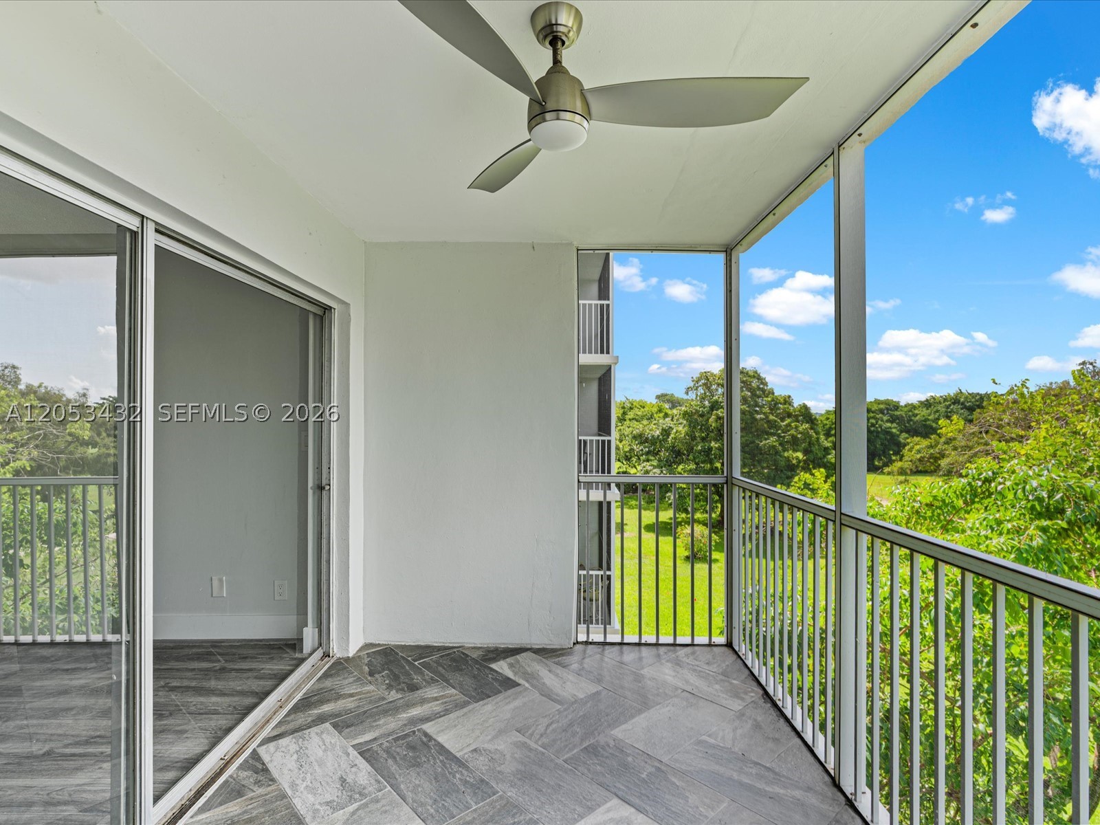 NO 10 PALM-AIRE COUNTRY C - Residential