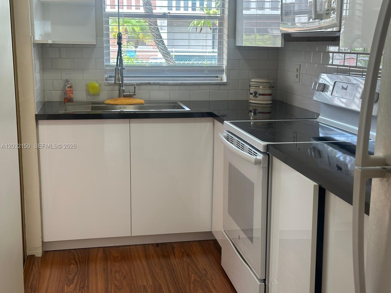 ELDORADO COUNTRY CLUB APT - Residential