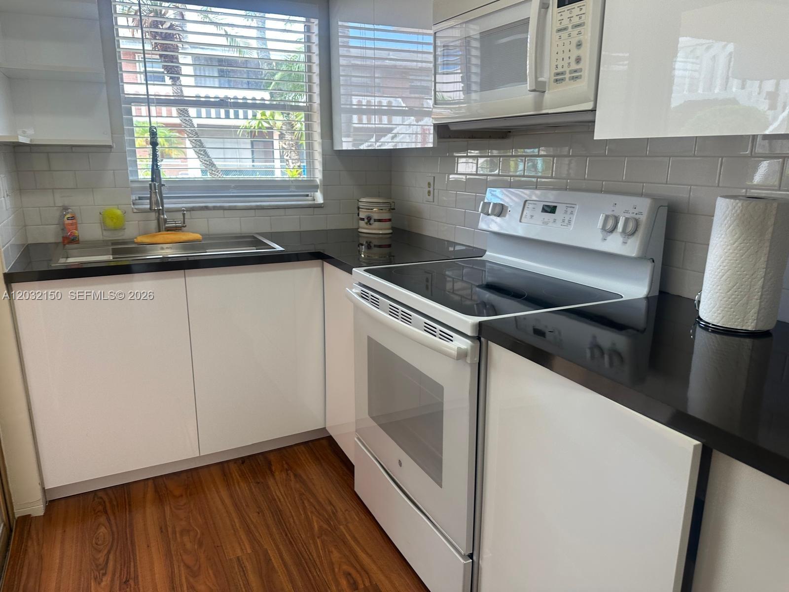 ELDORADO COUNTRY CLUB APT - Residential