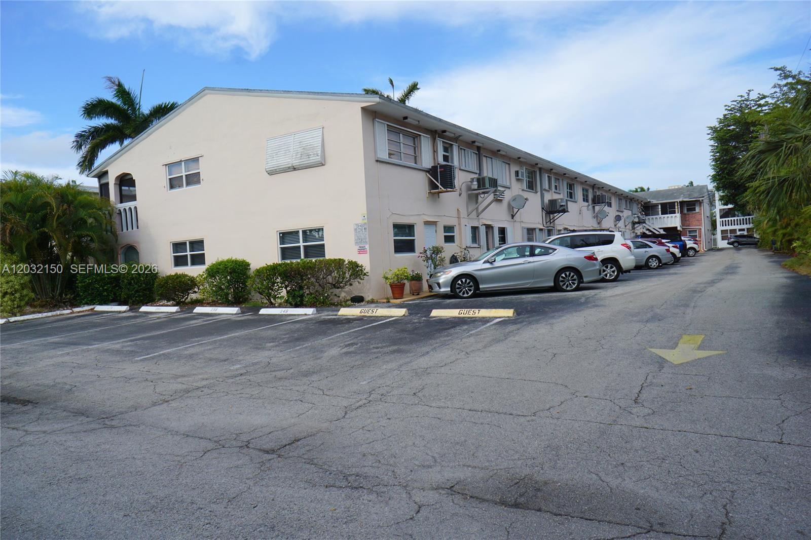 ELDORADO COUNTRY CLUB APT - Residential