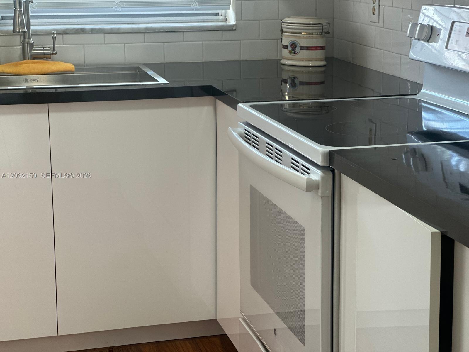 ELDORADO COUNTRY CLUB APT - Residential