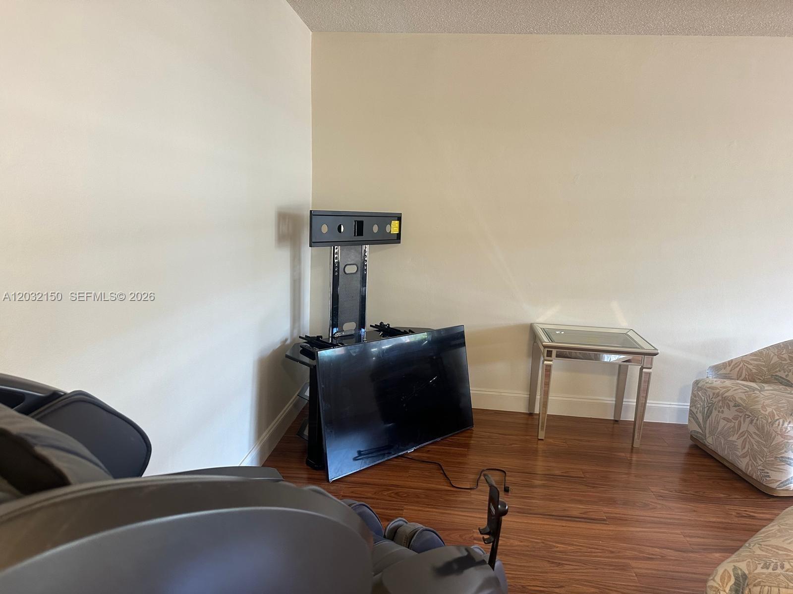 ELDORADO COUNTRY CLUB APT - Residential