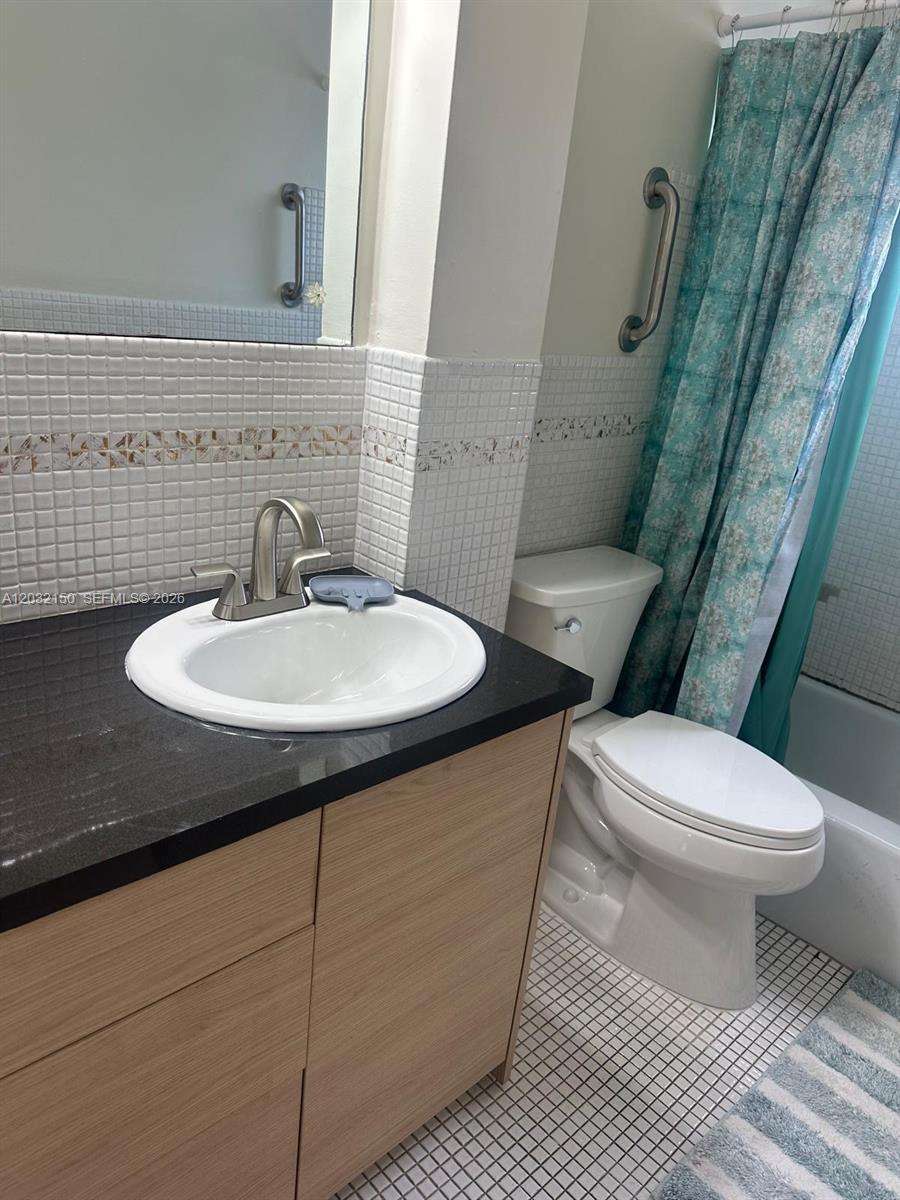 ELDORADO COUNTRY CLUB APT - Residential