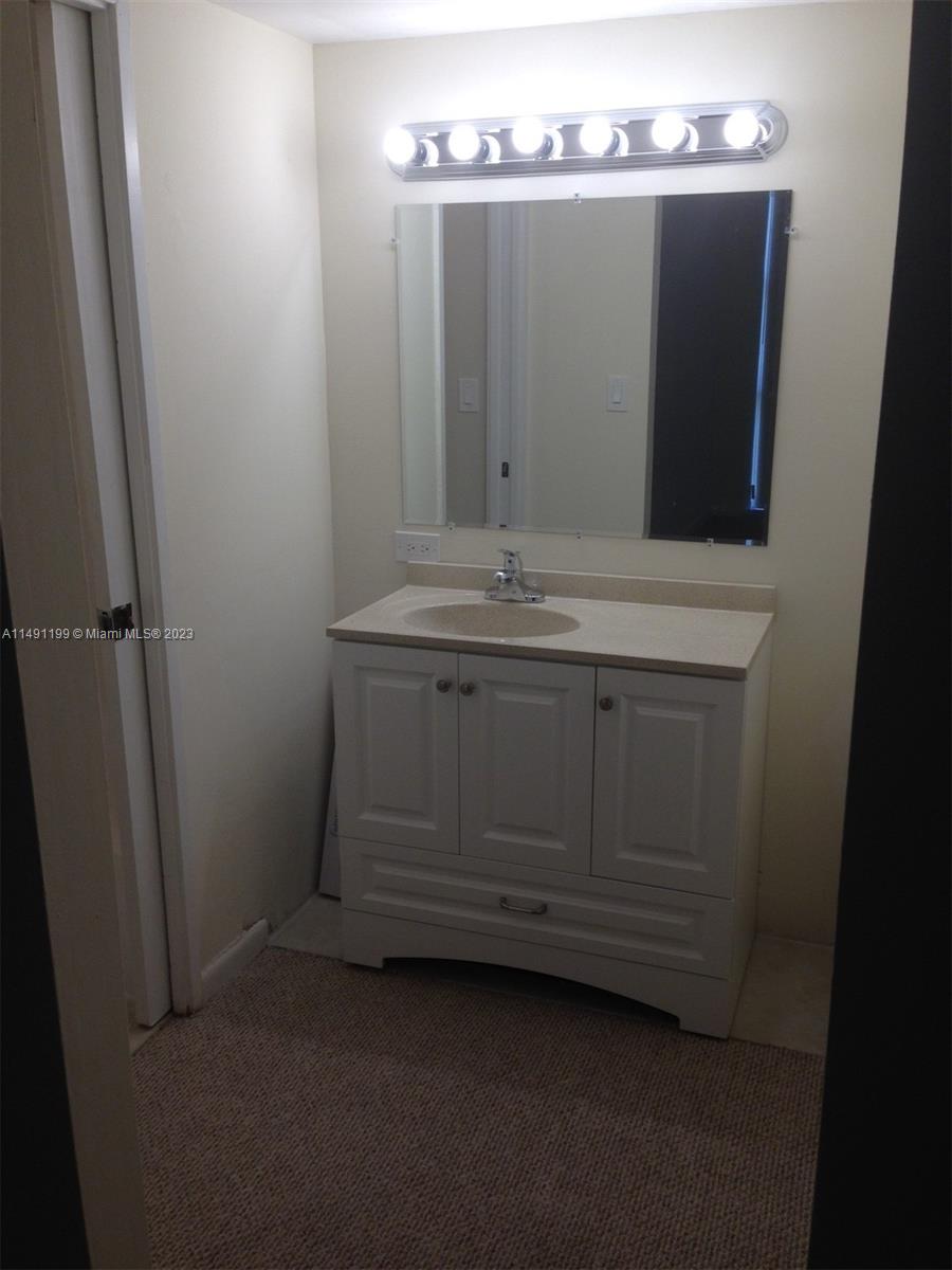 PLAZA OF AMERICAS CONDO P - Residential Lease