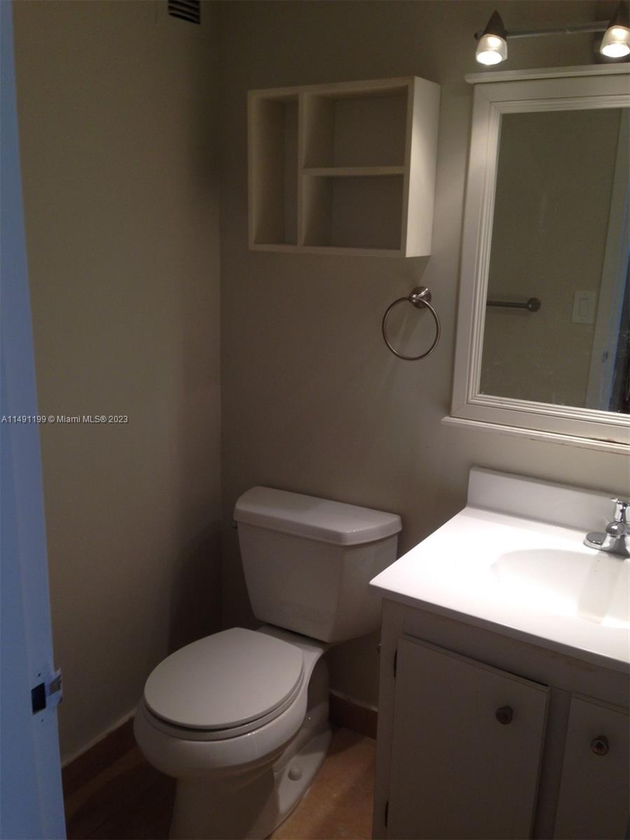 PLAZA OF AMERICAS CONDO P - Residential Lease
