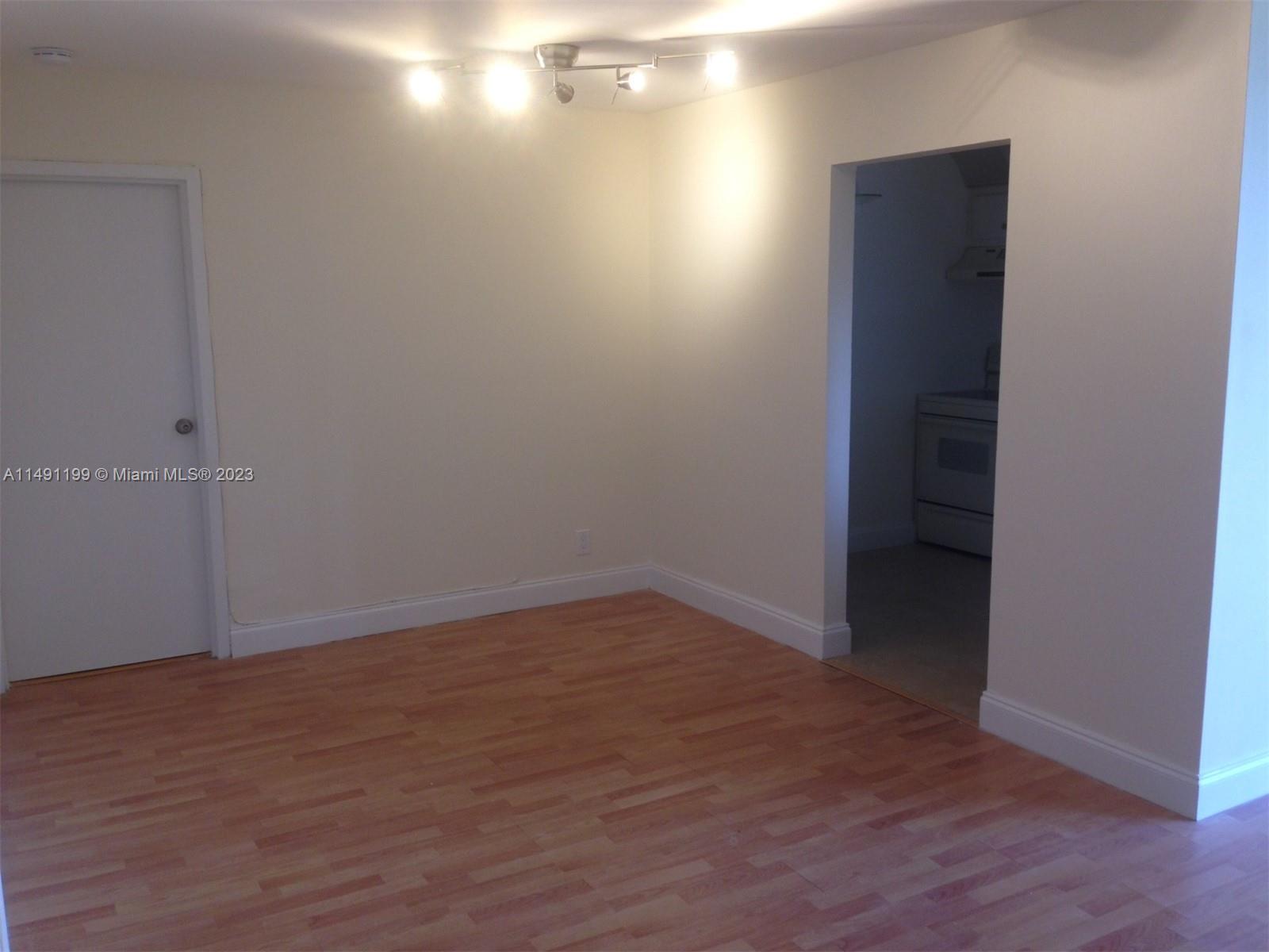 PLAZA OF AMERICAS CONDO P - Residential Lease
