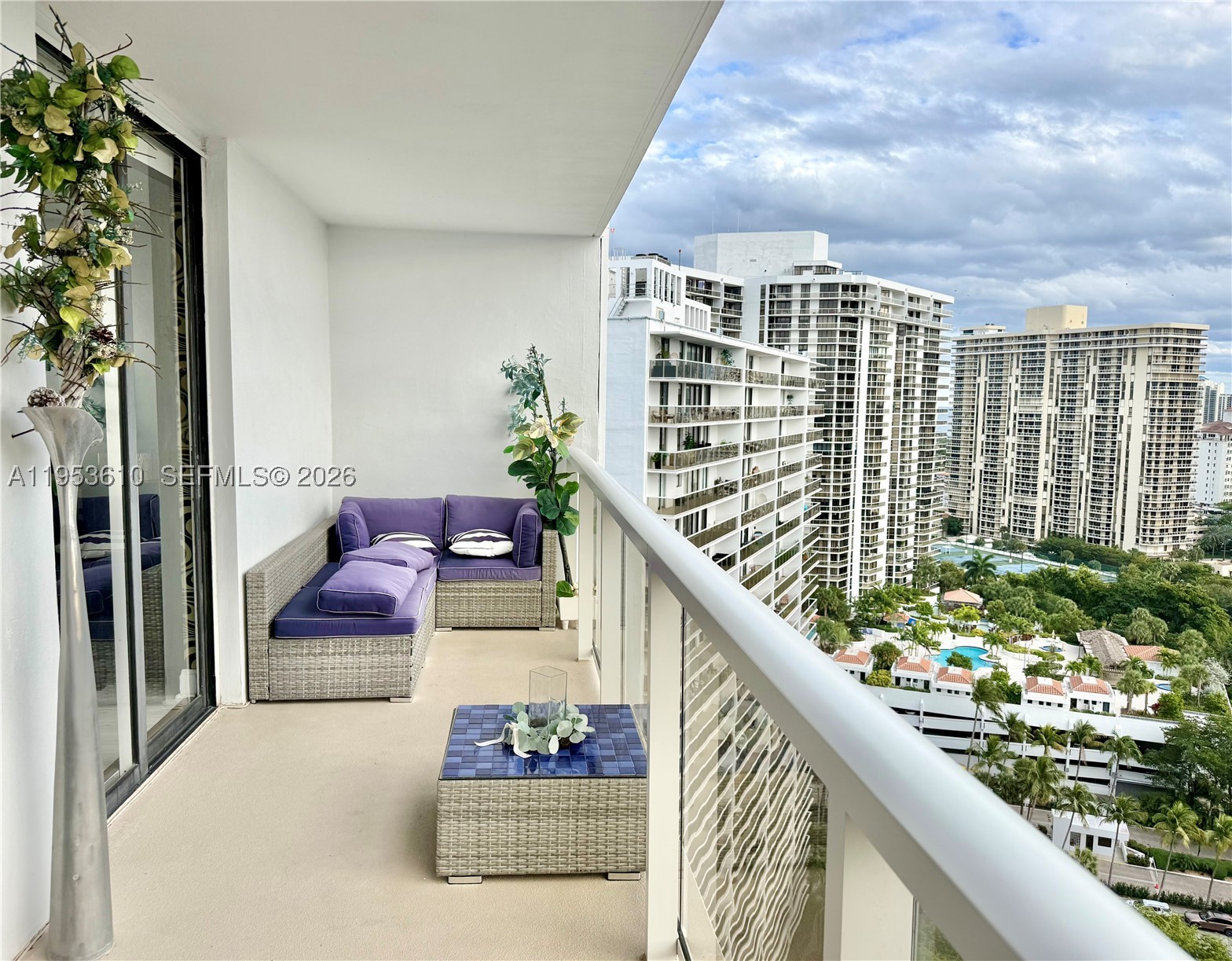 FLAMENCO CONDO TOWER I - Residential