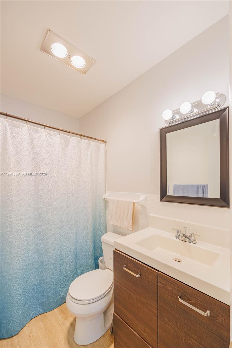 SHERIDAN LAKES CONDO APTS - Residential