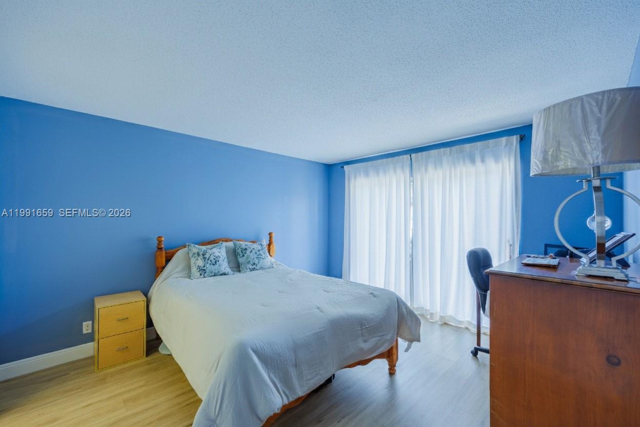 SHERIDAN LAKES CONDO APTS - Residential