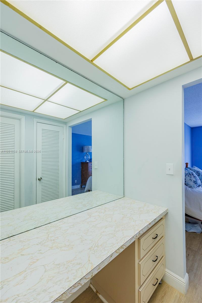 SHERIDAN LAKES CONDO APTS - Residential