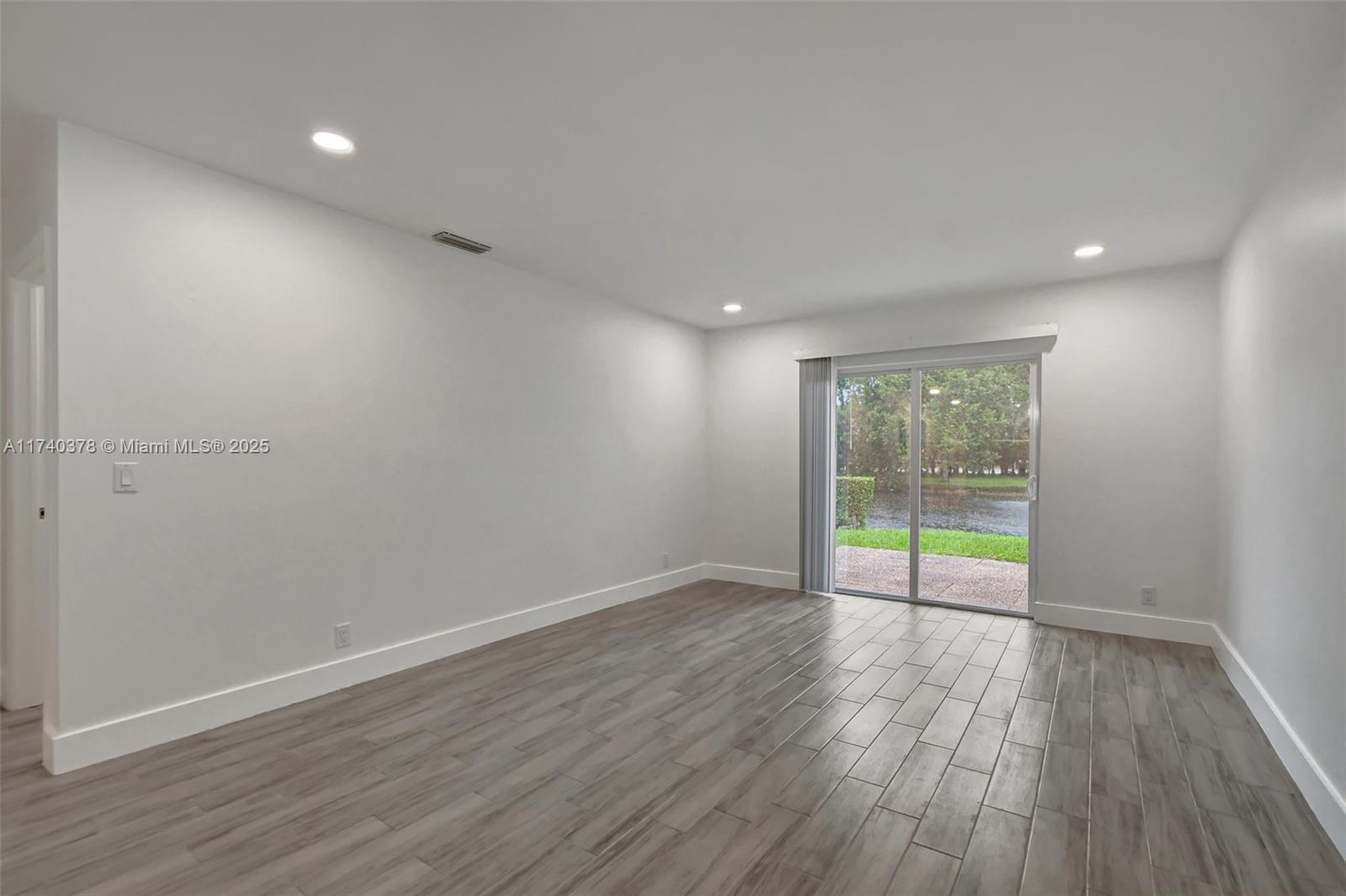 BOCA LAKES CONDO - Residential Lease
