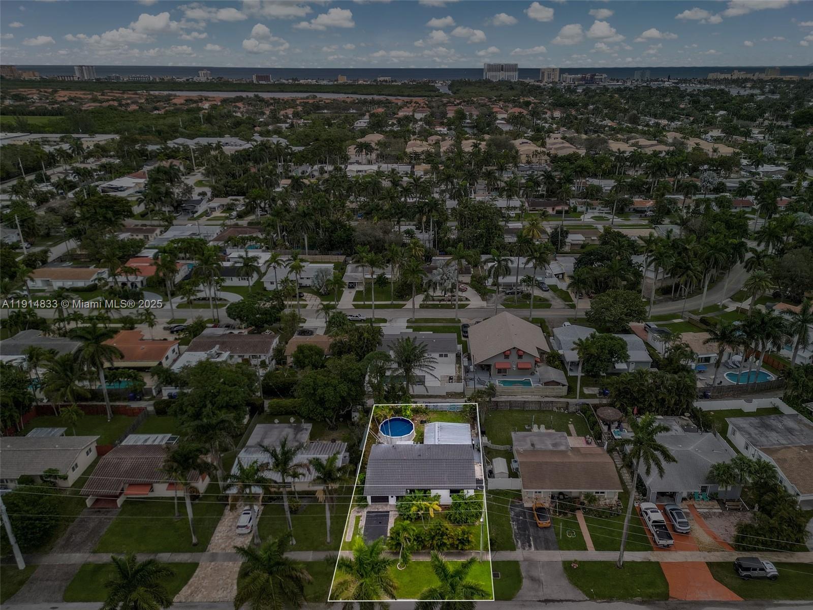 COUNTRY CLUB HOMES - Residential