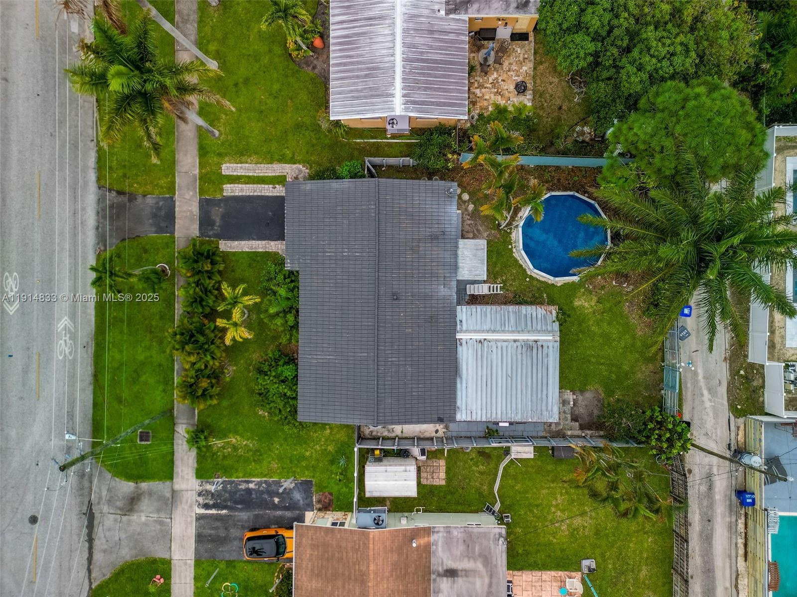 COUNTRY CLUB HOMES - Residential