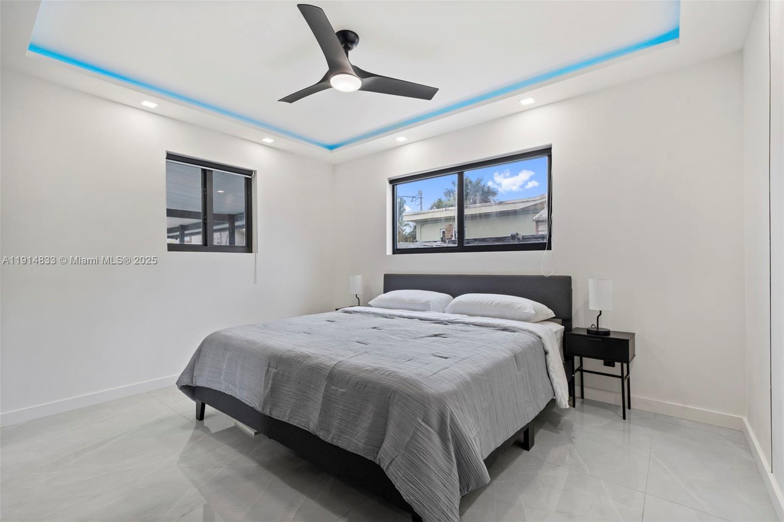 COUNTRY CLUB HOMES - Residential