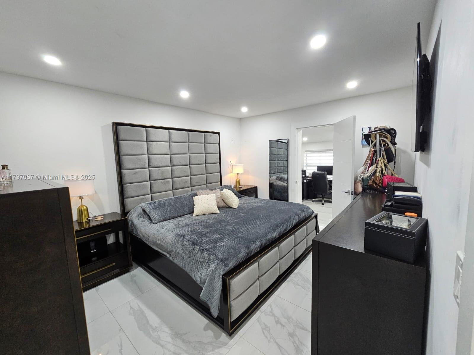 ALAMEDA BY THE LAKE - Residential