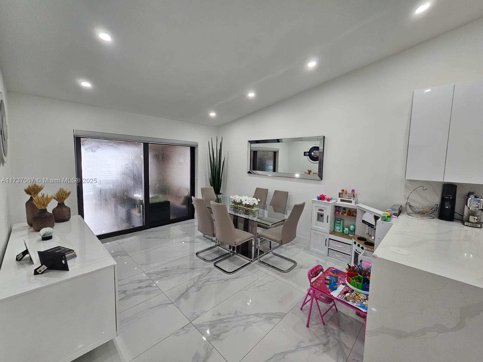 ALAMEDA BY THE LAKE - Residential