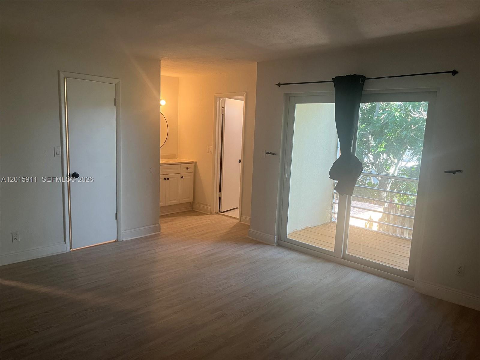 Move-in ready and fully renovated, this spacious 1,440 sq ft townhouse features 4 bedrooms and 2.5 bathrooms, ideal for homeowners or investors alike. Projected rental income is up to $3,600/month, offering strong cash flow potential. Enjoy the convenience of a first-floor bedroom, while the upstairs master suite includes dual walk-in closets. The modern kitchen boasts white cabinetry, granite countertops, and stainless steel appliances. In-unit washer and dryer add to daily comfort. Situated near major highways, shopping, dining, and employment centers, this property is perfectly positioned to sell quickly.
