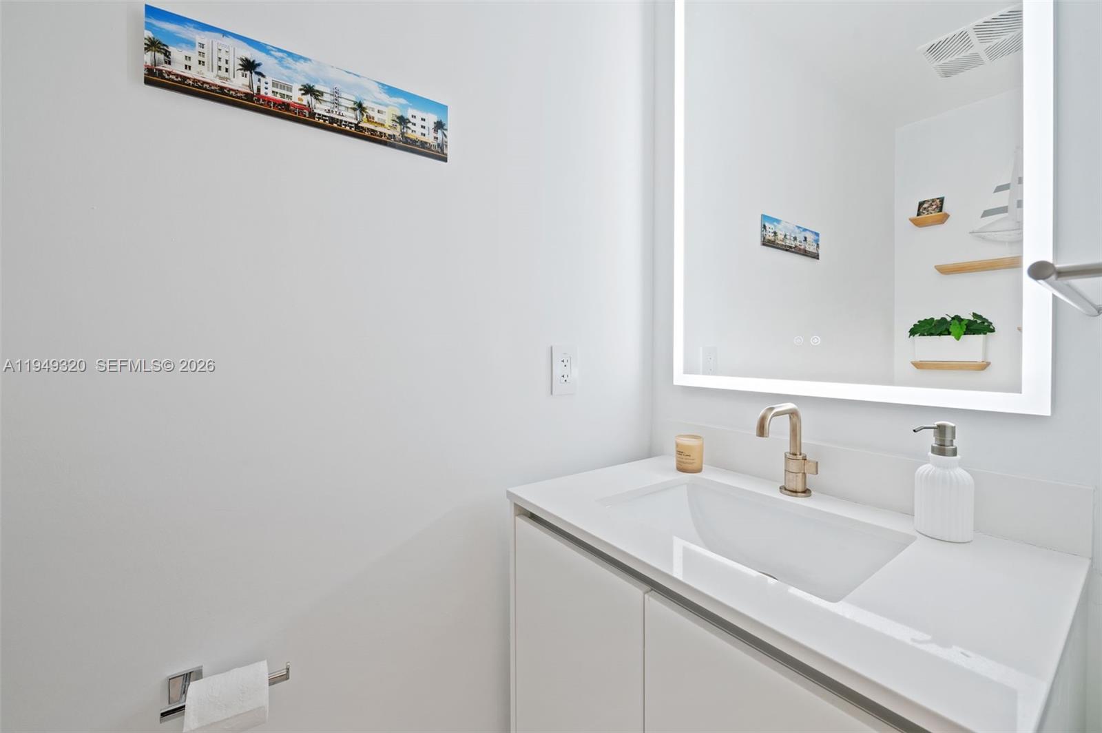 ARIA RESERVE SOUTH CONDO - Residential