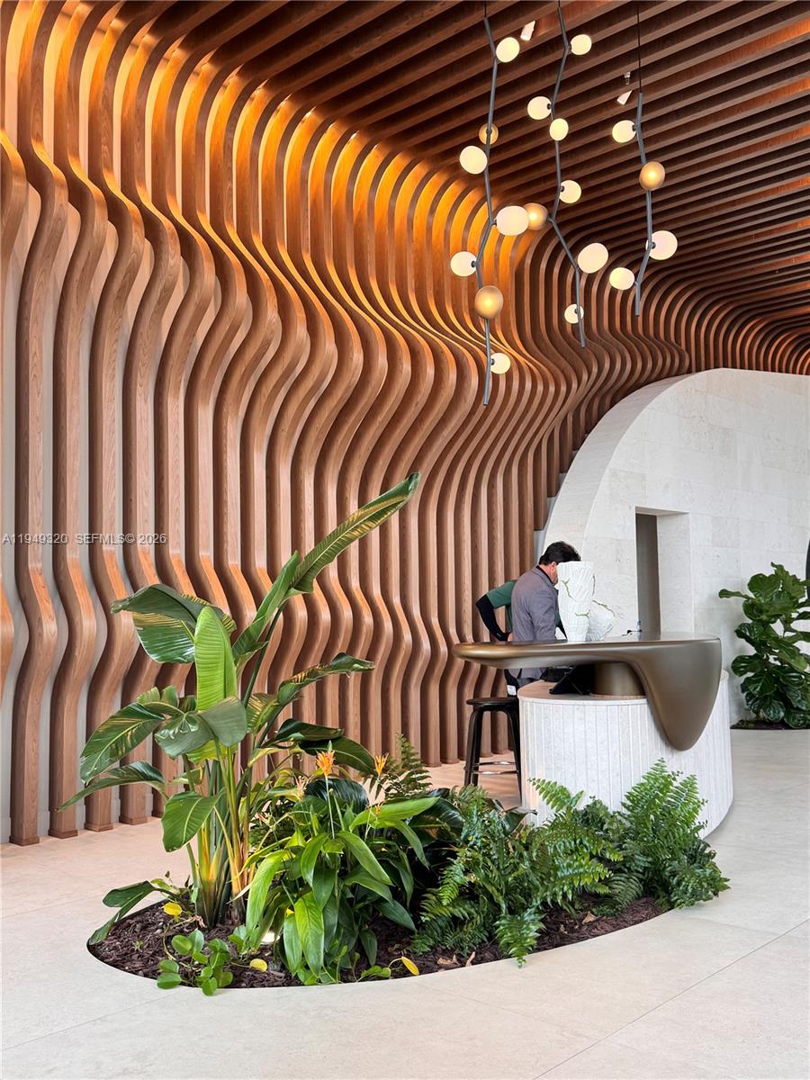 ARIA RESERVE SOUTH CONDO - Residential
