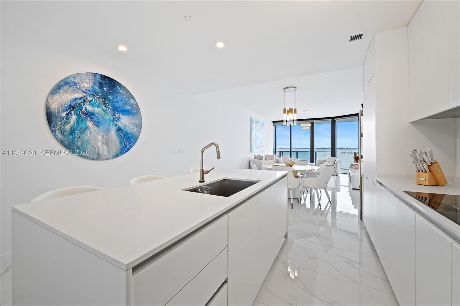 ARIA RESERVE SOUTH CONDO - Residential