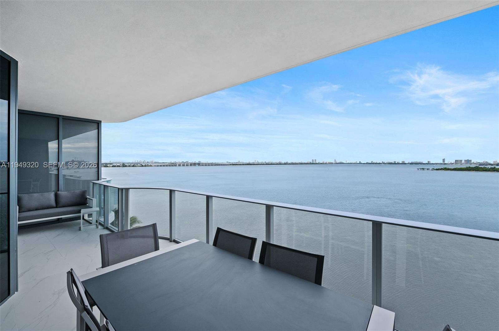 ARIA RESERVE SOUTH CONDO - Residential