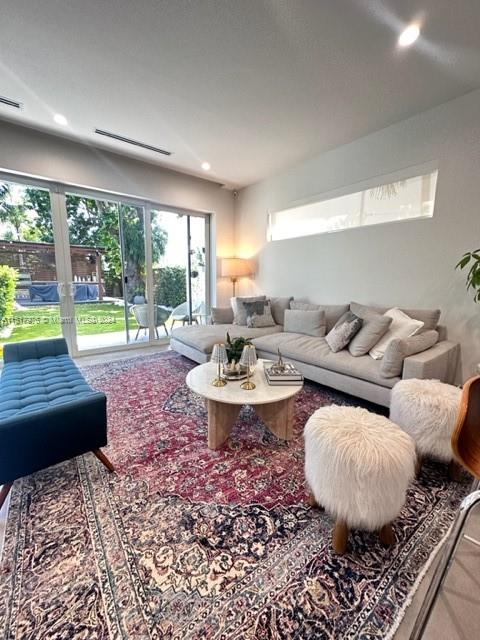 LYNDALE 2ND ADDN - Residential Lease